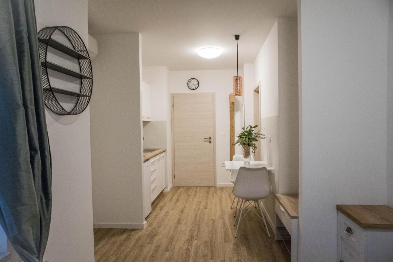 Jantar Apartmaji Novo Mesto Luaran gambar