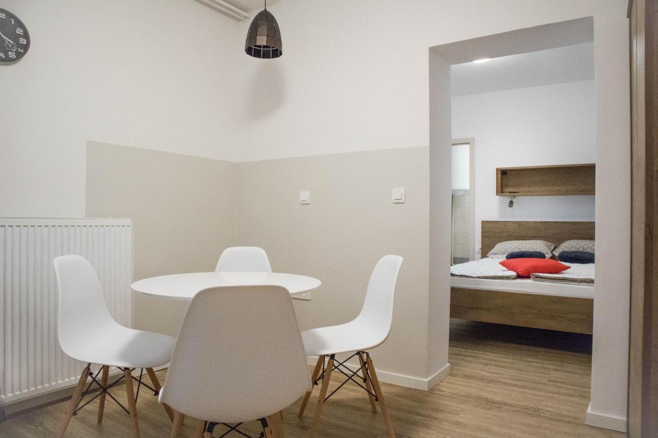 Jantar Apartmaji Novo Mesto Luaran gambar