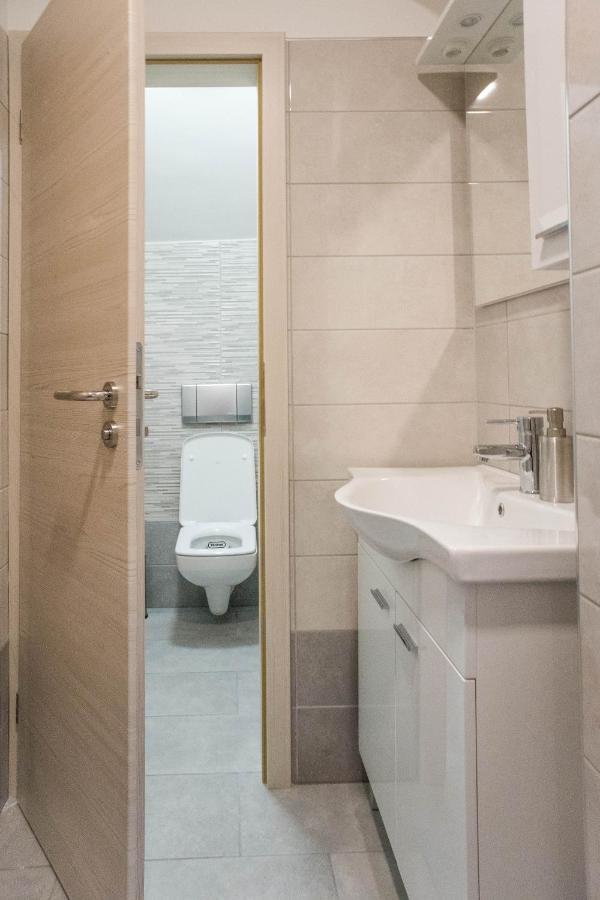 Jantar Apartmaji Novo Mesto Luaran gambar