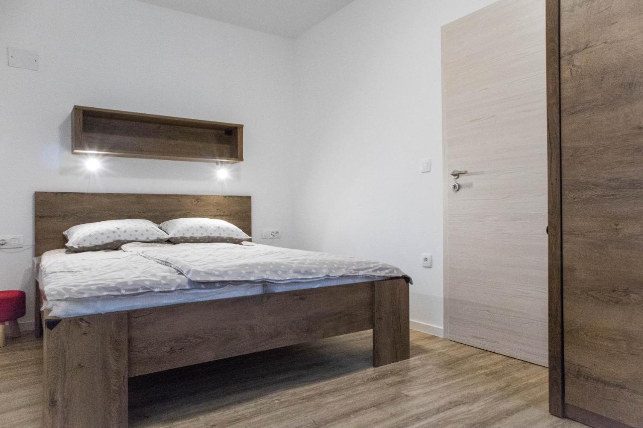 Jantar Apartmaji Novo Mesto Luaran gambar
